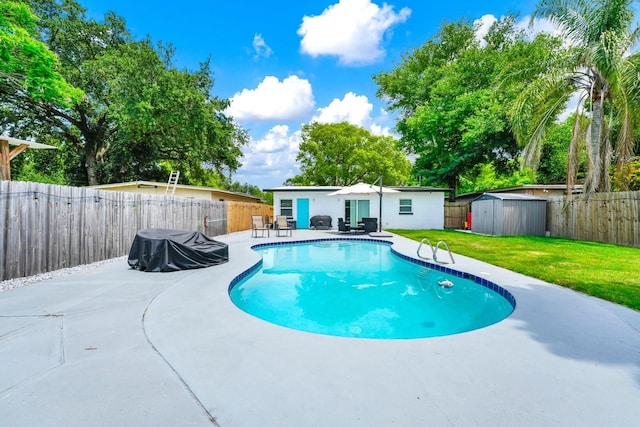 7616 Simms Ave, Orlando, FL 32812 - view of pool featuring a patio area