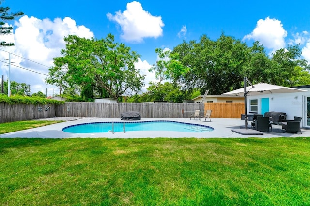 7616 Simms Ave, Orlando, FL 32812 - view of swimming pool featuring a patio and an outdoor hangout area