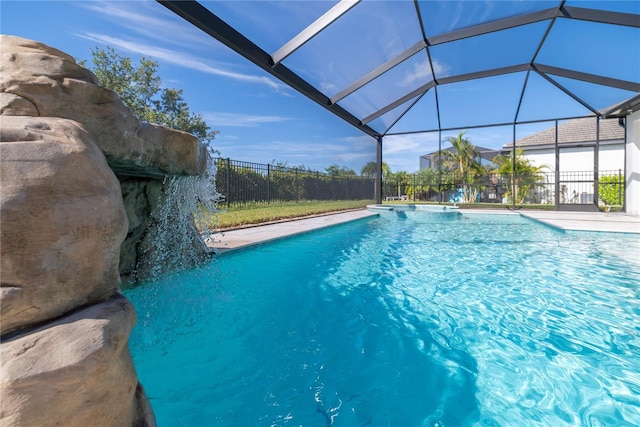 4861 Antrim Dr, Sarasota, FL 34240 - view of swimming pool with a lanai and a pool with connected hot tub