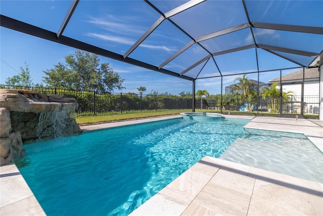 4861 Antrim Dr, Sarasota, FL 34240 - view of swimming pool featuring a pool with connected hot tub, a patio area, and glass enclosure
