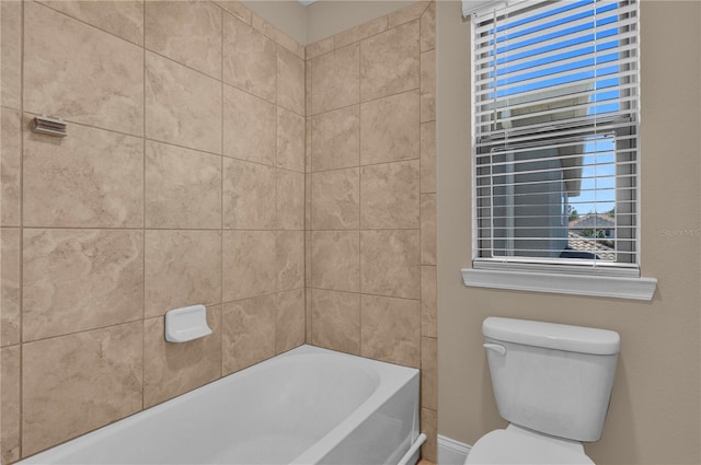 8348 Vivaro Isle Way, Windermere, FL 34786 - full bath featuring toilet and baseboards