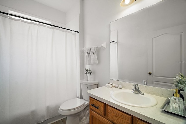 2306 Valhalla Dr, Tavares, FL 32778 - full bathroom featuring vanity, toilet, and shower / bathtub combination with curtain
