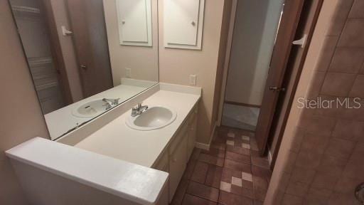 900 Red Fox Rd, Altamonte Springs, FL 32714 - bathroom featuring vanity