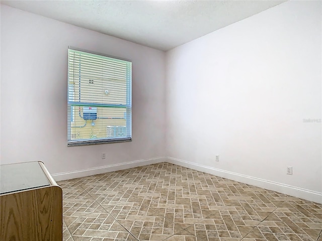 6843 Cherry Grove Cir, Orlando, FL 32809 - unfurnished room featuring baseboards