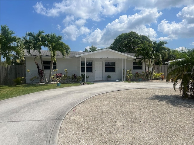 1894 SE Lafayette St, Stuart, FL 34997 - ranch-style house featuring driveway