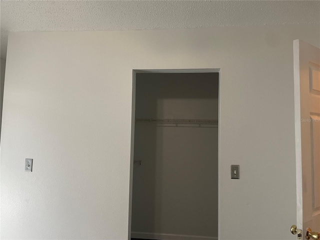 909 San Paulo Way, Kissimmee, FL 34758 - view of closet