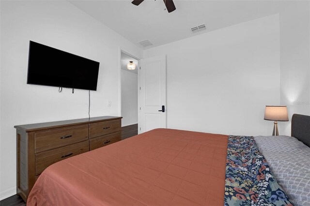 2210 Derwent Dr, Davenport, FL 33896 - bedroom featuring a ceiling fan