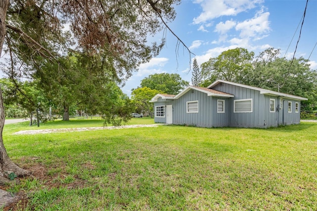 660 6th St, Daytona Beach, FL 32117 - view of green lawn