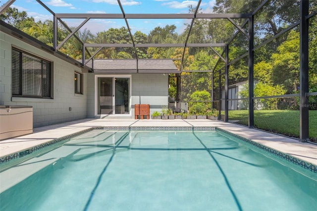 1343 Charlotte St, Altamonte Springs, FL 32701 - outdoor pool featuring a lanai and a patio area