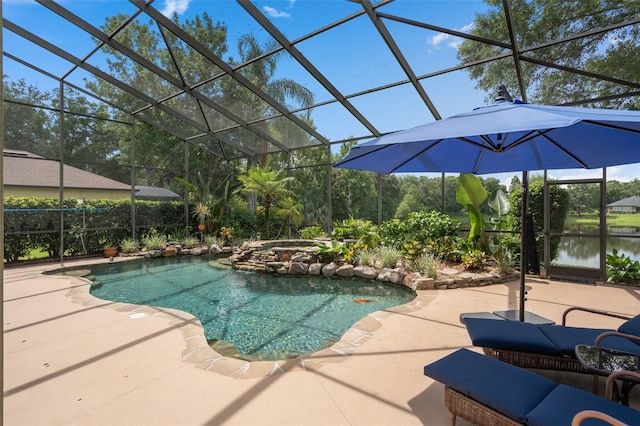 490 Wekiva Preserve Dr, Apopka, FL 32712 - swimming pool with an in-ground hot tub, a patio, and a lanai