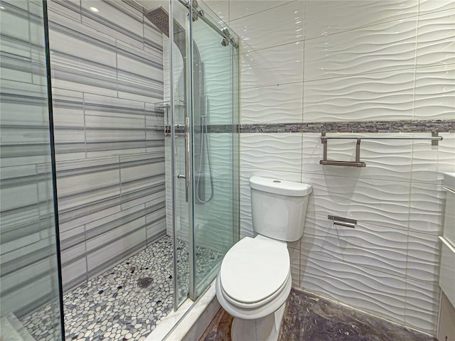 3034 Parkway Blvd Unit 102, Kissimmee, FL 34747 - full bath with toilet, tile walls, and a stall shower