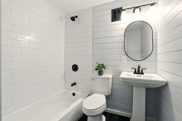 320 Lakeview St Unit 220, Orlando, FL 32804 - bathroom featuring toilet and shower / washtub combination
