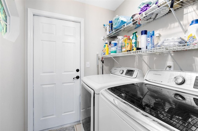556 Lake Ave, Altamonte Springs, FL 32701 - laundry area with separate washer and dryer