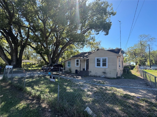 1500 43rd St, Orlando, FL 32839 - back of property with a fenced backyard