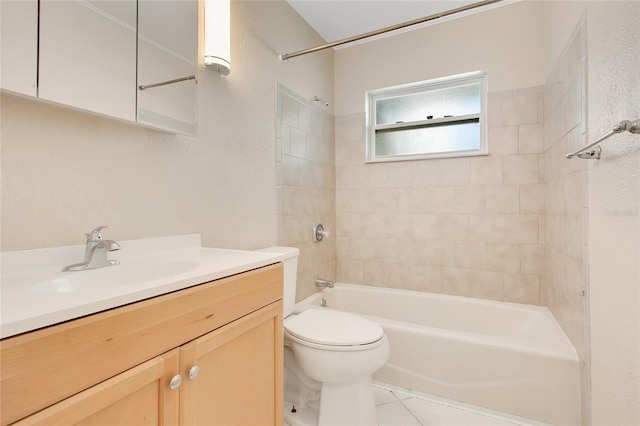 3431 Hunt Ln, Oviedo, FL 32765 - full bathroom with vanity, toilet, and washtub / shower combination