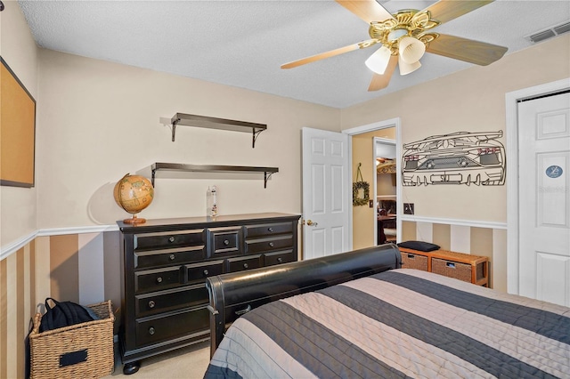 1354 Dutch Elm Dr, Altamonte Springs, FL 32714 - bedroom with a ceiling fan