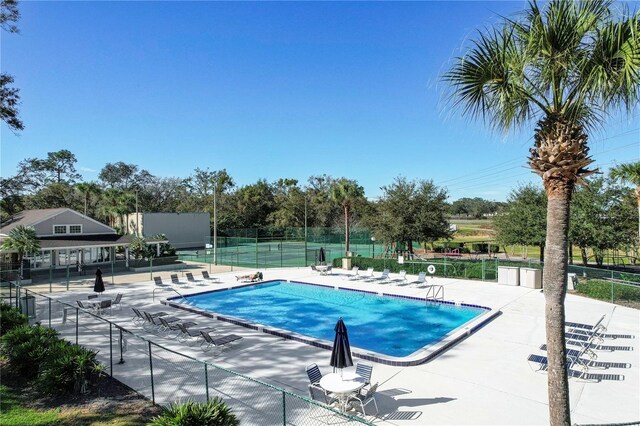 1354 Dutch Elm Dr, Altamonte Springs, FL 32714 - community pool with a patio area
