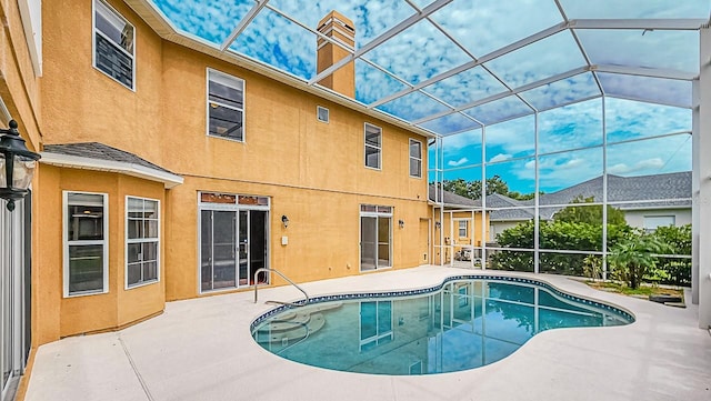 357 Fairway Pointe Cir, Orlando, FL 32828 - swimming pool featuring a patio and a lanai
