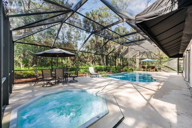 6321 Quarterhorse Cir, Cocoa, FL 32926 - outdoor pool with a patio, a lanai, and an outdoor hot tub