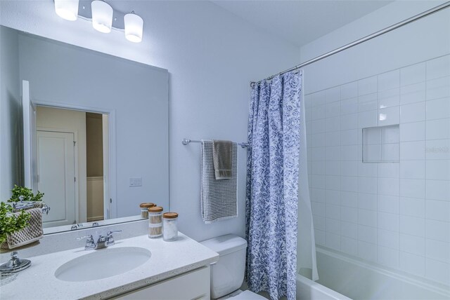 625 Dogfish Ln, Debary, FL 32713 - full bath with vanity, toilet, and shower / bath combo