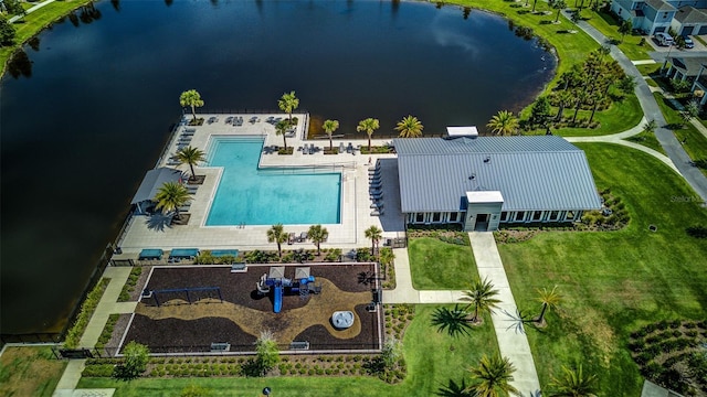 625 Dogfish Ln, Debary, FL 32713 - bird's eye view of a pool and a nearby body of water