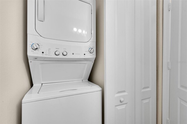500 Mirasol Cir Unit 203, Celebration, FL 34747 - laundry room with estacked washer and dryer