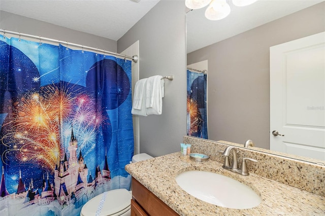 1403 Rolling Fairway Dr, Davenport, FL 33896 - bathroom featuring vanity, toilet, and a shower with curtain