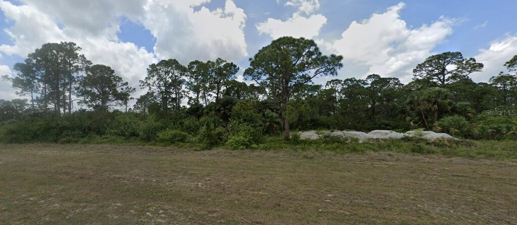 8003 Rolling Cir, Labelle, FL 33935 - photo 2