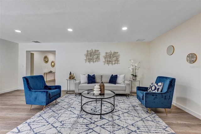 822 Glen Arden Way, Altamonte Springs, FL 32701 - living room with wood finished floors, baseboards, and recessed lighting