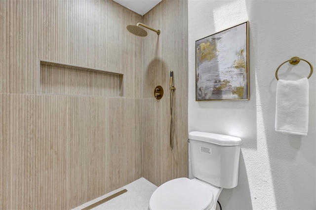 822 Glen Arden Way, Altamonte Springs, FL 32701 - bathroom with toilet and a shower
