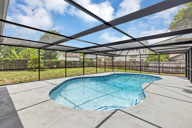 822 Glen Arden Way, Altamonte Springs, FL 32701 - view of pool featuring a patio area and glass enclosure