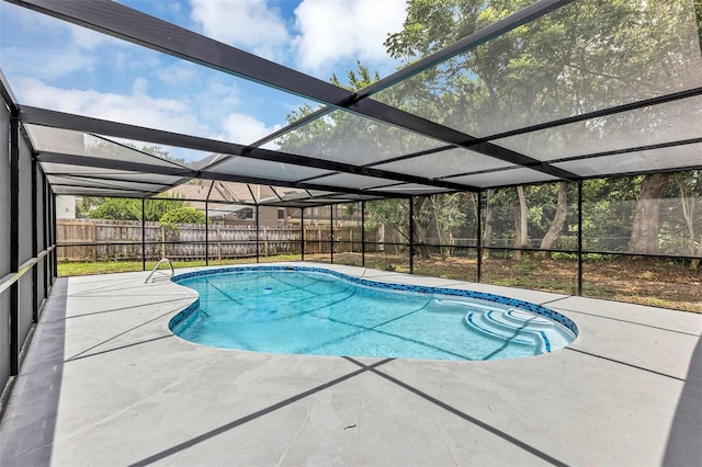 822 Glen Arden Way, Altamonte Springs, FL 32701 - view of pool featuring a fenced backyard, a patio area, and glass enclosure
