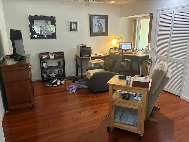 116 Oakmont Ln, New Smyrna Beach, FL 32168 - living room featuring hardwood / wood-style floors, ceiling fan, and a desk