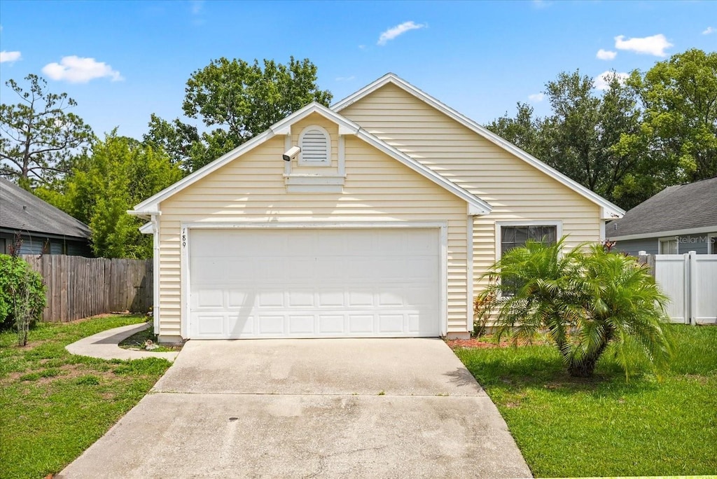 189 Lakeside Cir, Sanford, FL 32773 - photo 1