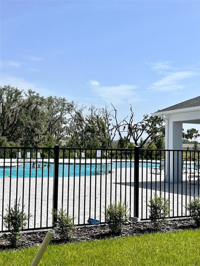 2002 Punch Bowl Ave, Davenport, FL 33837 - view of community pool