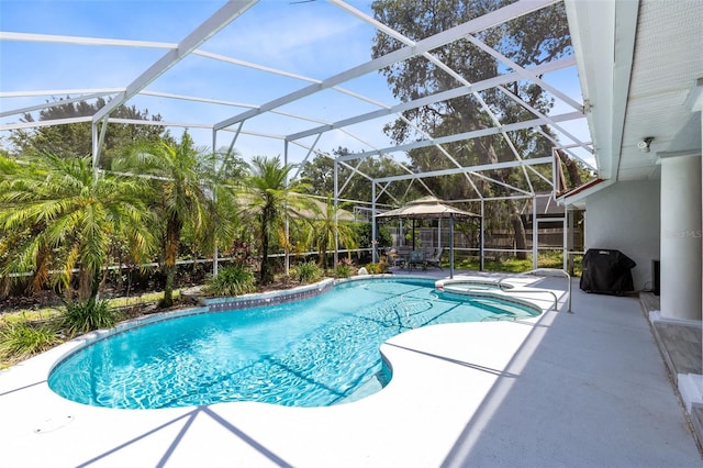 718 Glen Eagle Dr, Winter Springs, FL 32708 - view of swimming pool with a patio area, a pool with connected hot tub, and a lanai