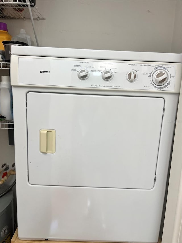 1320 NW 3rd Ave Unit 238, Gainesville, FL 32603 - laundry area featuring washer / dryer