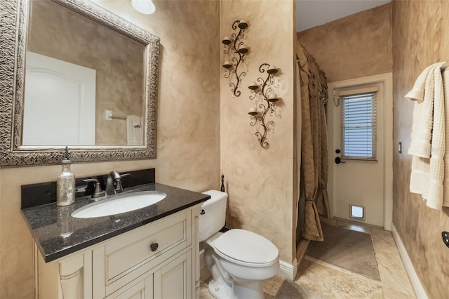 1874 Royal Majesty Ct, Oviedo, FL 32765 - full bathroom with toilet, vanity, a shower with curtain, and baseboards