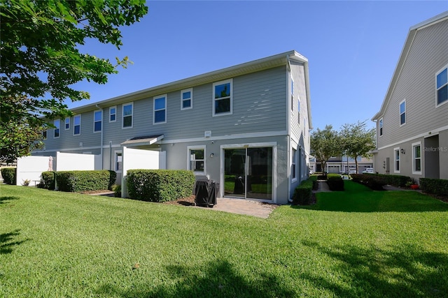 978 E 10th St, Apopka, FL 32703 - view of rear view of house