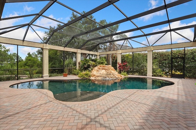 9253 Tibet Pointe Cir, Windermere, FL 34786 - swimming pool with a patio area