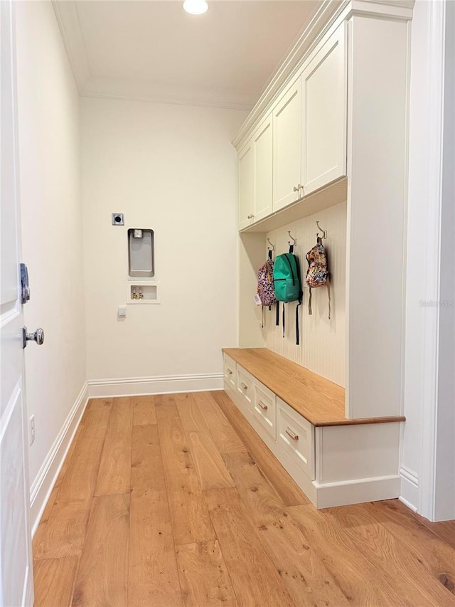 4309 W Beachway Dr, Tampa, FL 33609 - mudroom featuring light wood-style flooring, crown molding, recessed lighting, and baseboards