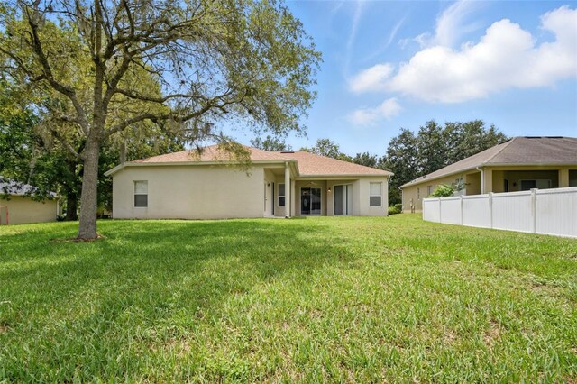 2674 Spicebush Loop, Apopka, FL 32712 - back of house with stucco siding