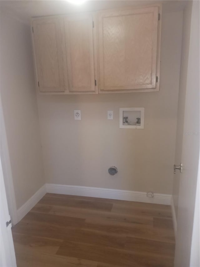 2181 Wekiwa Oaks Dr, Apopka, FL 32703 - washroom with electric dryer hookup, wood finished floors, hookup for a washing machine, and baseboards