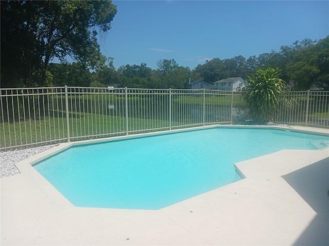 2181 Wekiwa Oaks Dr, Apopka, FL 32703 - view of swimming pool featuring a patio