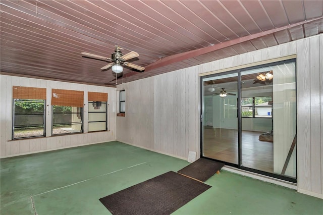 6421 NW 61st St, Ocala, FL 34482 - unfurnished sunroom featuring a ceiling fan