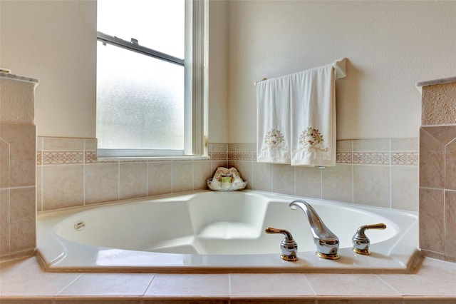 2631 Captains Ct, Kissimmee, FL 34746 - full bath featuring a garden tub