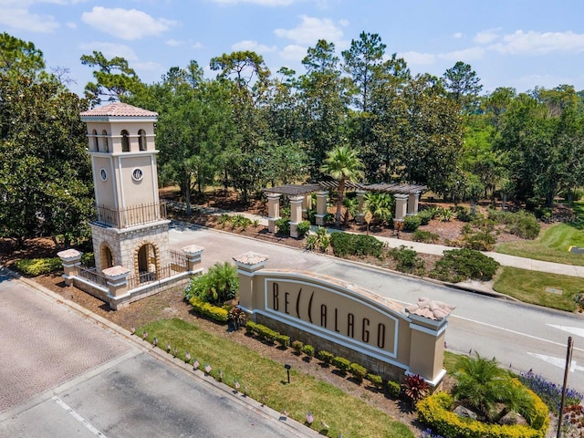 2631 Captains Ct, Kissimmee, FL 34746 - community sign with view of wooded area