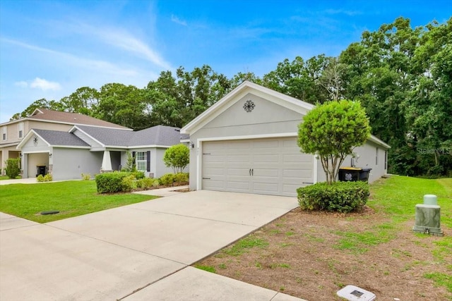 907 Pearly Ridge Ln, Lakeland, FL 33809 - single story home featuring a garage, a front yard, stucco siding, and concrete driveway