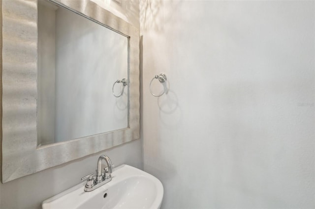 10124 Westpark Preserve Blvd, Tampa, FL 33625 - bathroom featuring a sink