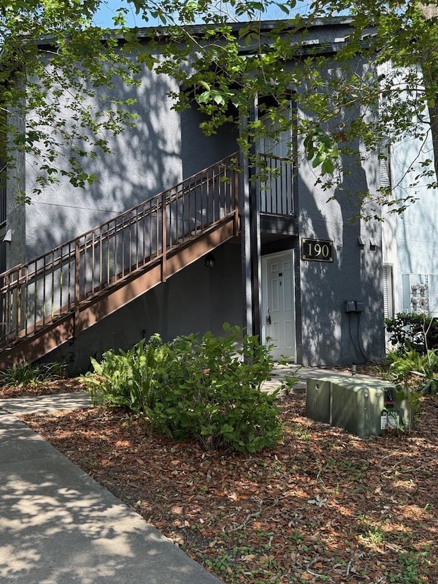 190 Riverbend Dr Unit 102, Altamonte Springs, FL 32714 - view of side of property with stucco siding
